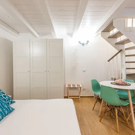 David Pretty Loft Near Station Casatuabari شقة *