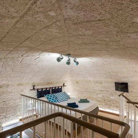 David Pretty Loft Near Station Casatuabari Daire *