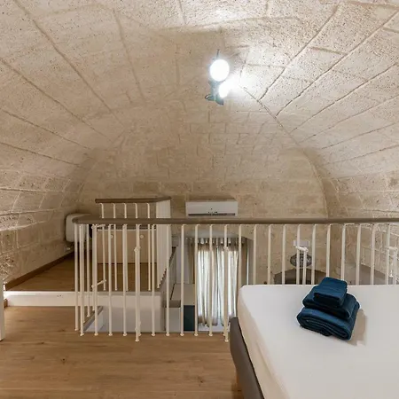 David Pretty Loft Near Station Casatuabari * Bari