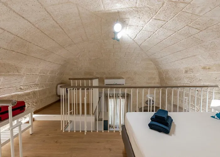 David Pretty Loft Near Station Casatuabari * Bari